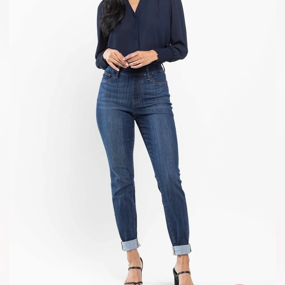 New nwt Judy blue pull on cuffed Women's Jeans retail $69 - Picture 1 of 4